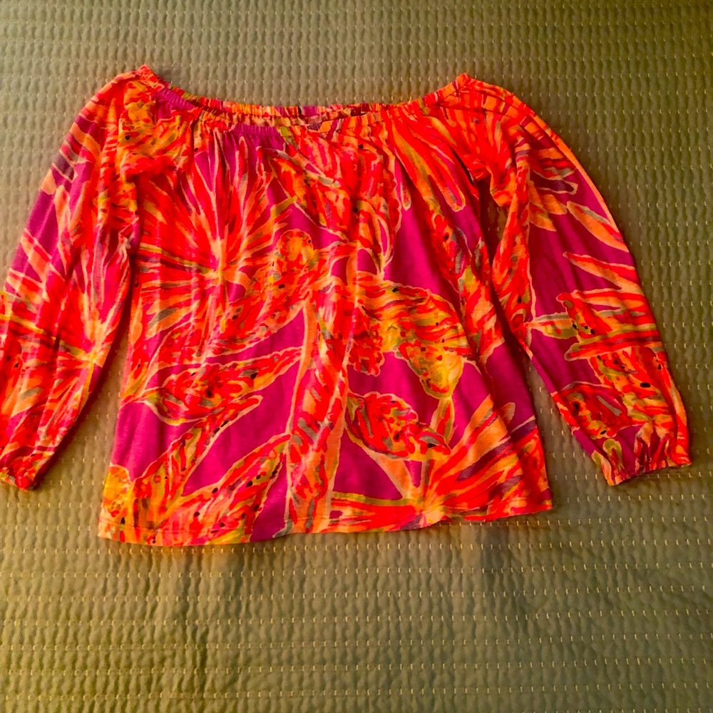 Off the shoulder Lilly shirt